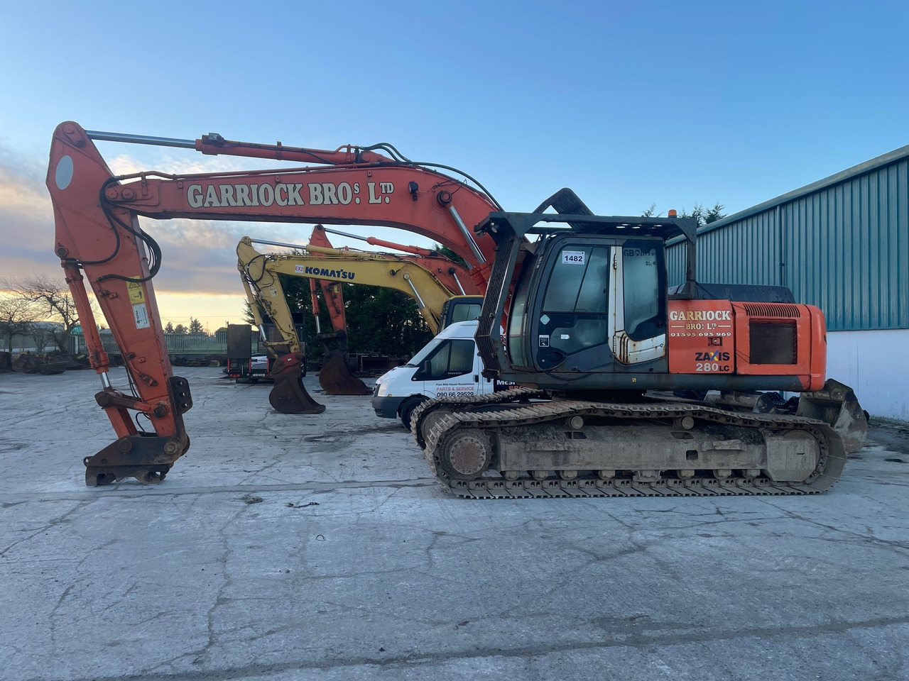 HITACHI ZX280LC-3 - Máquina de construção de Escavadora de rastos: foto 1 HITACHI ZX280LC-3 - Máquina de construção de Escavadora de rastos: foto 1