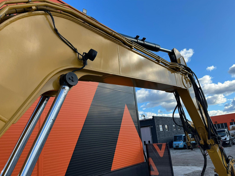 Escavadora de rastos Caterpillar 310-07 + 2 BUCKETS / ROTOTILT / AC / CENTRAL LUBRICATION: foto 12