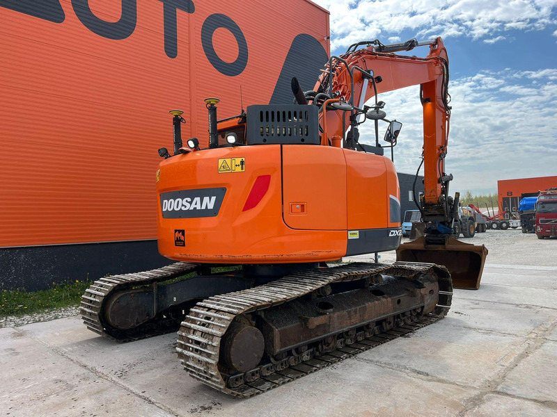 Escavadora de rastos Doosan DX 235 LCR-5 3 D / ROTOTILT / CENTRAL LUBRICATION / AC: foto 6