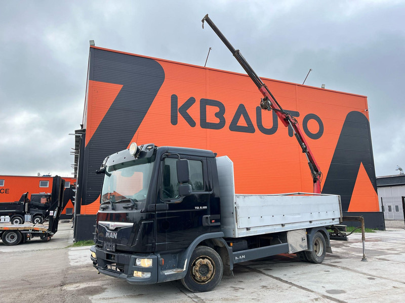 MAN TGL 8.180 4x2 CAB DAMAGE ! / Fassi F28 / PLATFORM L=4366 mm - Camião de caixa aberta/ Plataforma, Caminhão grua: foto 1 MAN TGL 8.180 4x2 CAB DAMAGE ! / Fassi F28 / PLATFORM L=4366 mm - Camião de caixa aberta/ Plataforma, Caminhão grua: foto 1