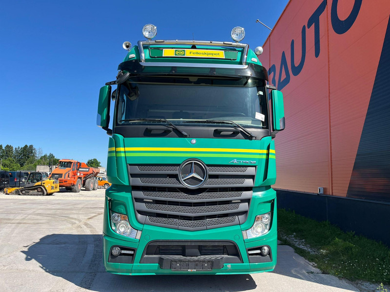Mercedes-Benz Actros 3563 8x4*4 RETARDER / CHASSIS L=7358 mm - Caminhão chassi: foto 2 Mercedes-Benz Actros 3563 8x4*4 RETARDER / CHASSIS L=7358 mm - Caminhão chassi: foto 2
