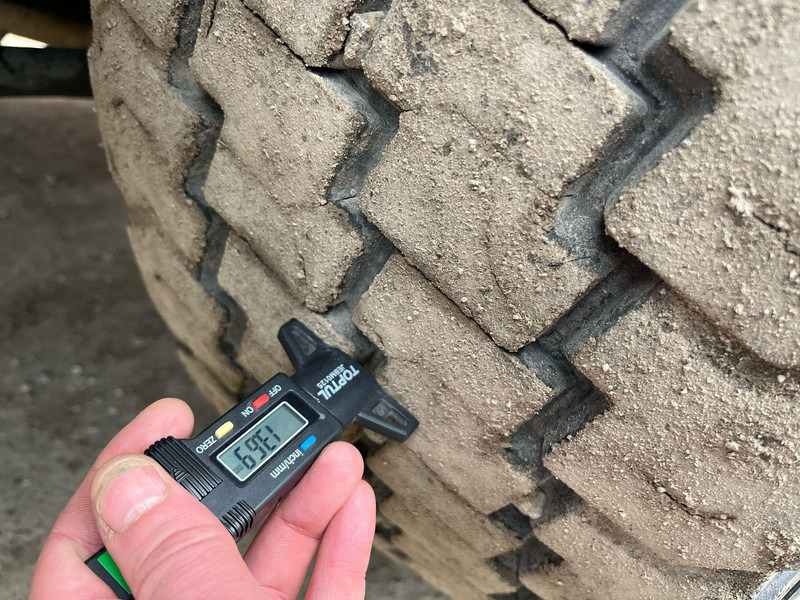 Caminhão basculante Mercedes-Benz Arocs 4151 8x4 BORDMATIC / FULL STEEL / DRUM BRAKES / BOX L=6140 mm: foto 16