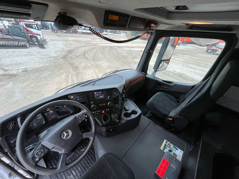 Fotografia de interior 3: Caminhão basculante Mercedes-Benz Arocs 4151 8x4 BORDMATIC / FULL STEEL / DRUM BRAKES / BOX L=6140 mm