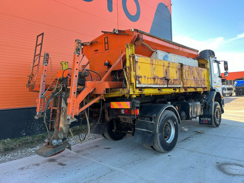 Mercedes-Benz Axor 1824 4x4 POSSIBLE TO BUY WITH SPREADER & FRONT PLOW - Caminhão basculante: foto 5 Mercedes-Benz Axor 1824 4x4 POSSIBLE TO BUY WITH SPREADER & FRONT PLOW - Caminhão basculante: foto 5