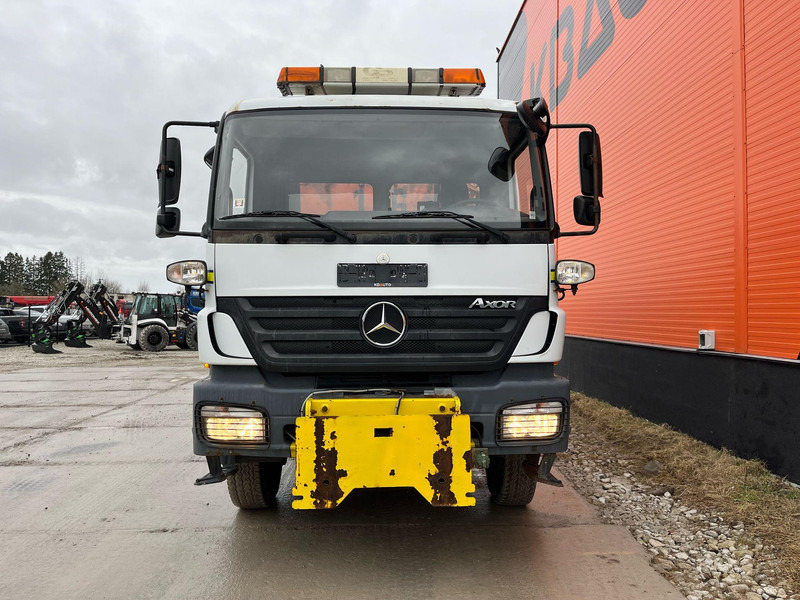 Mercedes-Benz Axor 1824 4x4 POSSIBLE TO BUY WITH SPREADER & FRONT PLOW - Caminhão basculante: foto 3 Mercedes-Benz Axor 1824 4x4 POSSIBLE TO BUY WITH SPREADER & FRONT PLOW - Caminhão basculante: foto 3