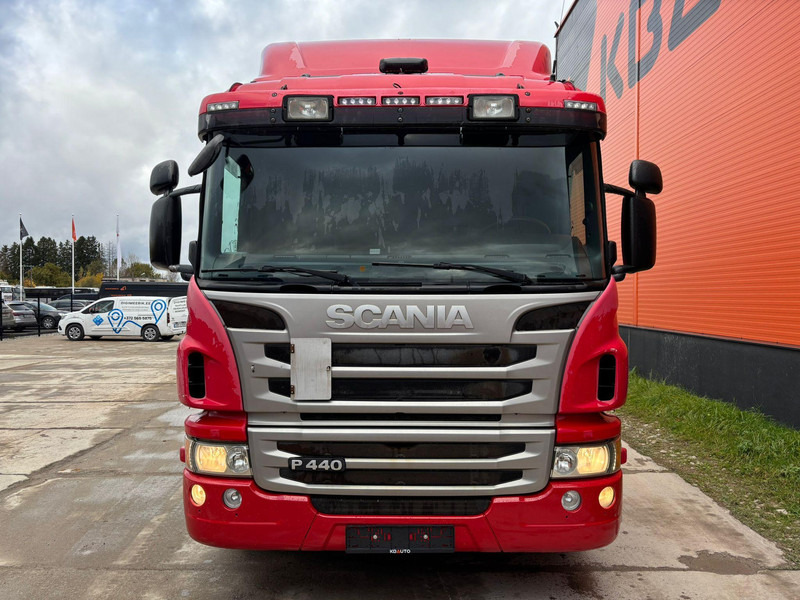 Scania P 440 6x2 RETARDER / CHASSIS L=7741 mm - Caminhão transportador de contêineres/ Caixa móvel: foto 3 Scania P 440 6x2 RETARDER / CHASSIS L=7741 mm - Caminhão transportador de contêineres/ Caixa móvel: foto 3