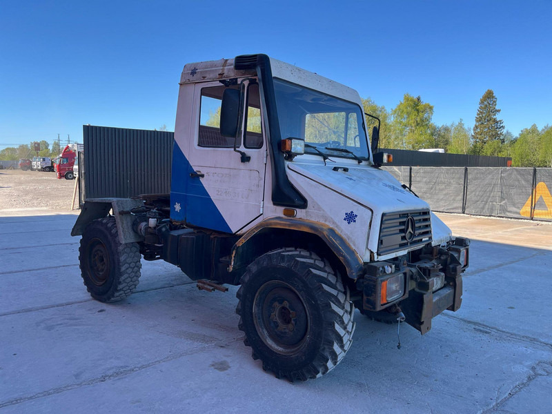 Mercedes-Benz Unimog U130 4x4 - Tractor: foto 4 Mercedes-Benz Unimog U130 4x4 - Tractor: foto 4
