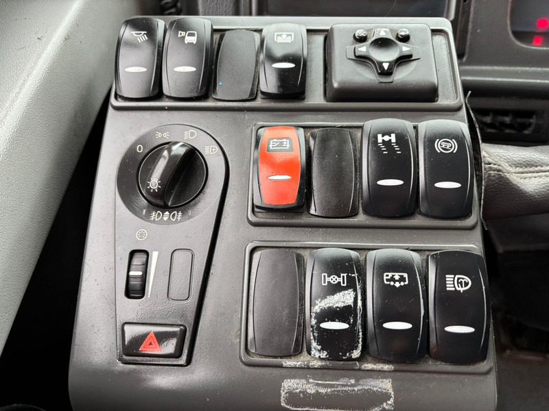 Locação de Volvo B7RLE 8900 4x2 48 SEATS / AC / AUXILIARY HEATER Volvo B7RLE 8900 4x2 48 SEATS / AC / AUXILIARY HEATER: foto 13 Locação de Volvo B7RLE 8900 4x2 48 SEATS / AC / AUXILIARY HEATER Volvo B7RLE 8900 4x2 48 SEATS / AC / AUXILIARY HEATER: foto 13