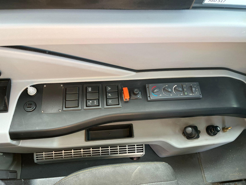 Ônibus suburbano Volvo B8R 8900 LE 44 SEATS + 49 STANDING / AC / AUXILIARY HEATER: foto 14 Ônibus suburbano Volvo B8R 8900 LE 44 SEATS + 49 STANDING / AC / AUXILIARY HEATER: foto 14