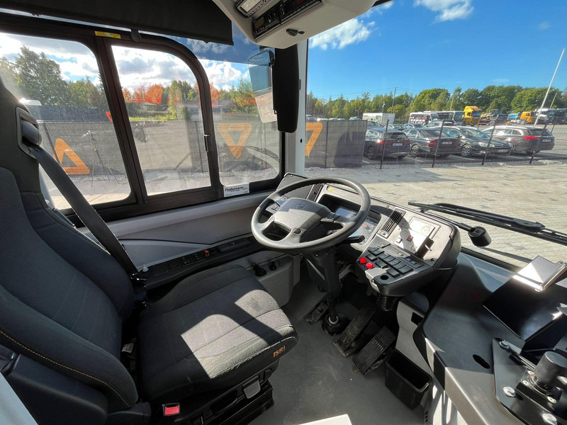 Ônibus suburbano Volvo B8R 8900 LE 44 SEATS + 49 STANDING / AC / AUXILIARY HEATER: foto 9 Ônibus suburbano Volvo B8R 8900 LE 44 SEATS + 49 STANDING / AC / AUXILIARY HEATER: foto 9