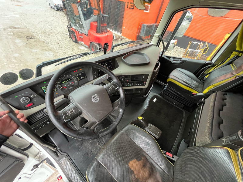 Caminhão chassi Volvo FH 16 600 6x2*4 FOR SALE AS CHASSIS / CHASSIS L=6300 mm: foto 19 Caminhão chassi Volvo FH 16 600 6x2*4 FOR SALE AS CHASSIS / CHASSIS L=6300 mm: foto 19