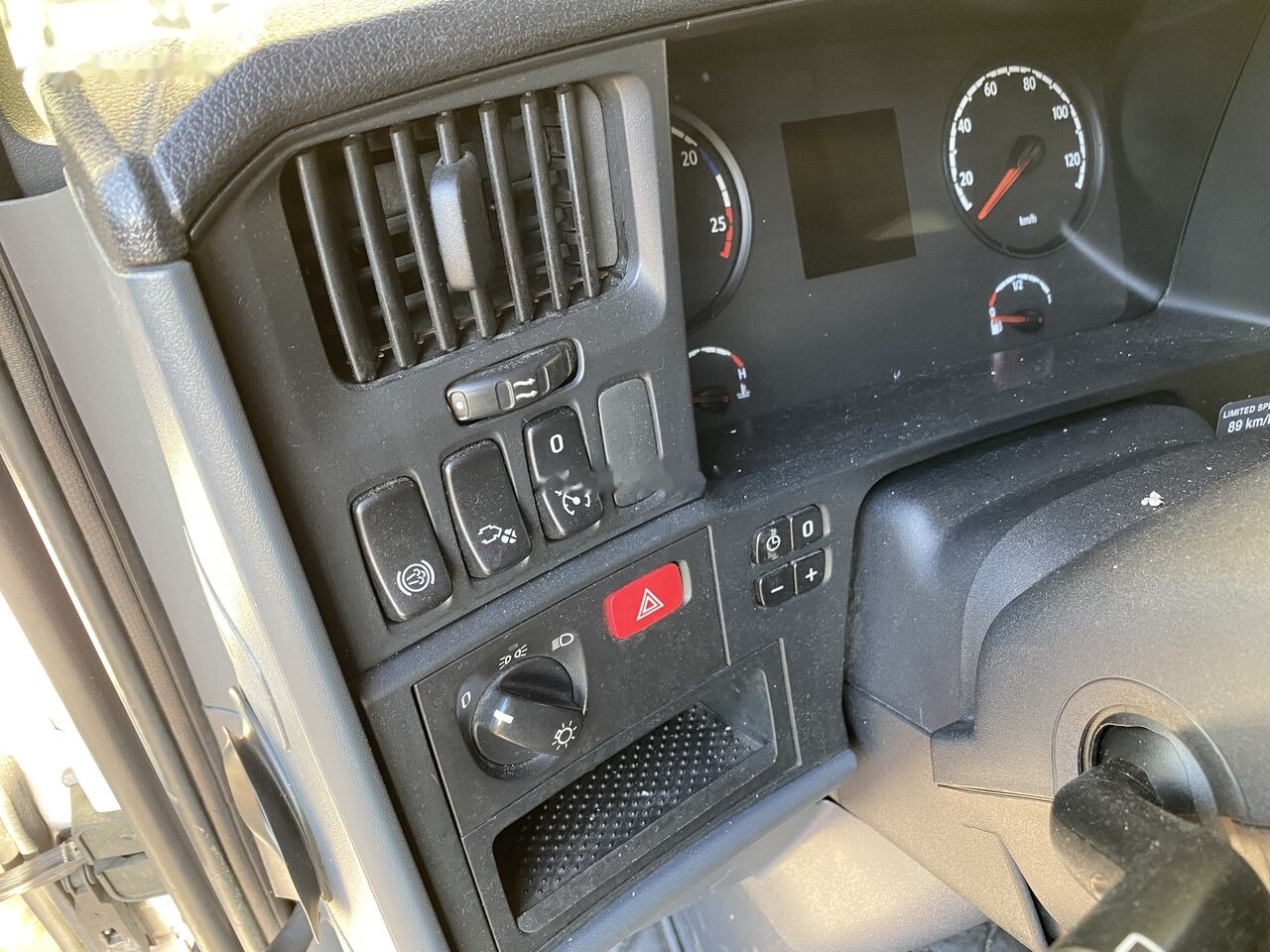 Locação de Scania R500 Scania R500: foto 11