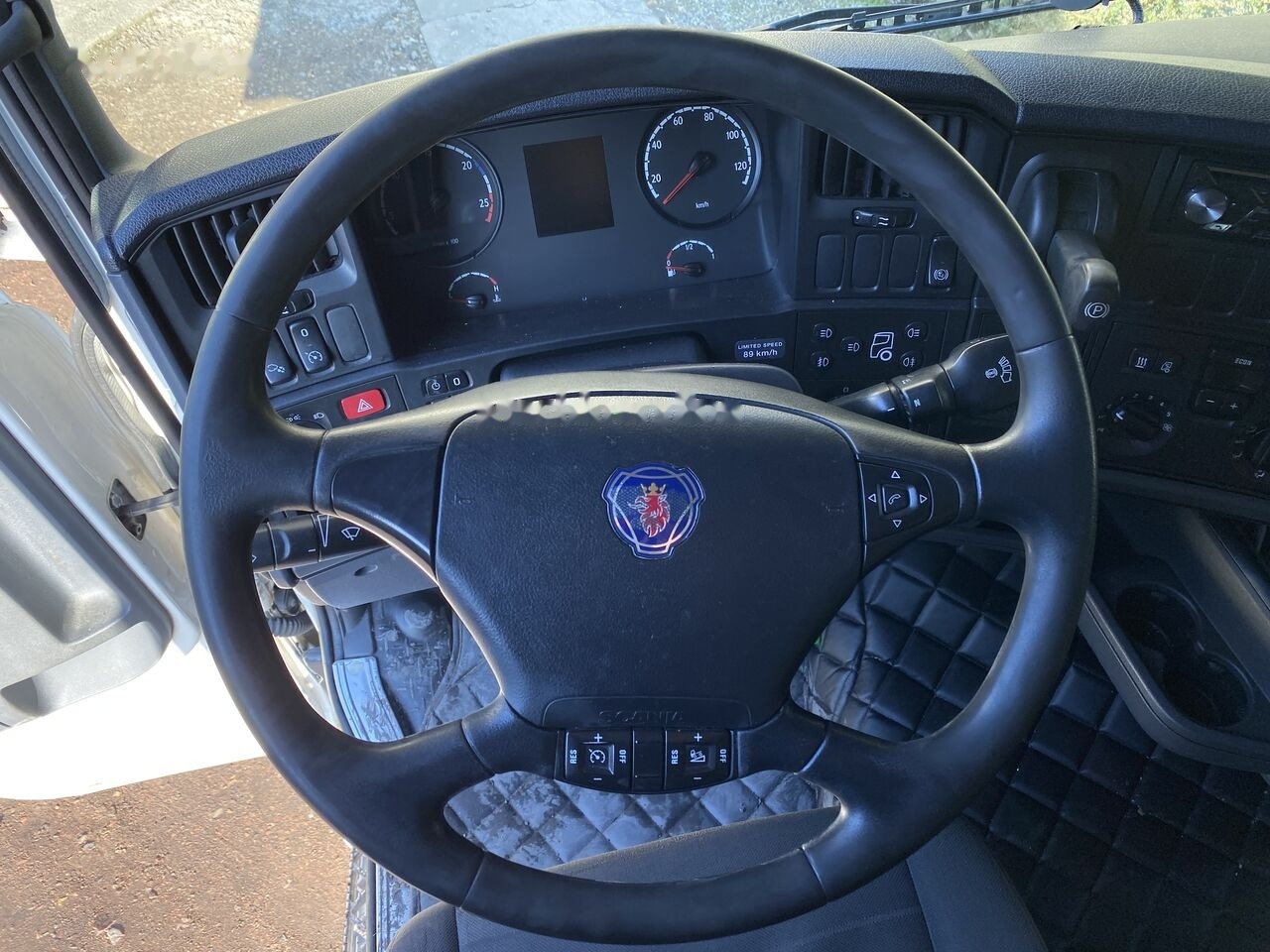 Locação de Scania R500 Scania R500: foto 10