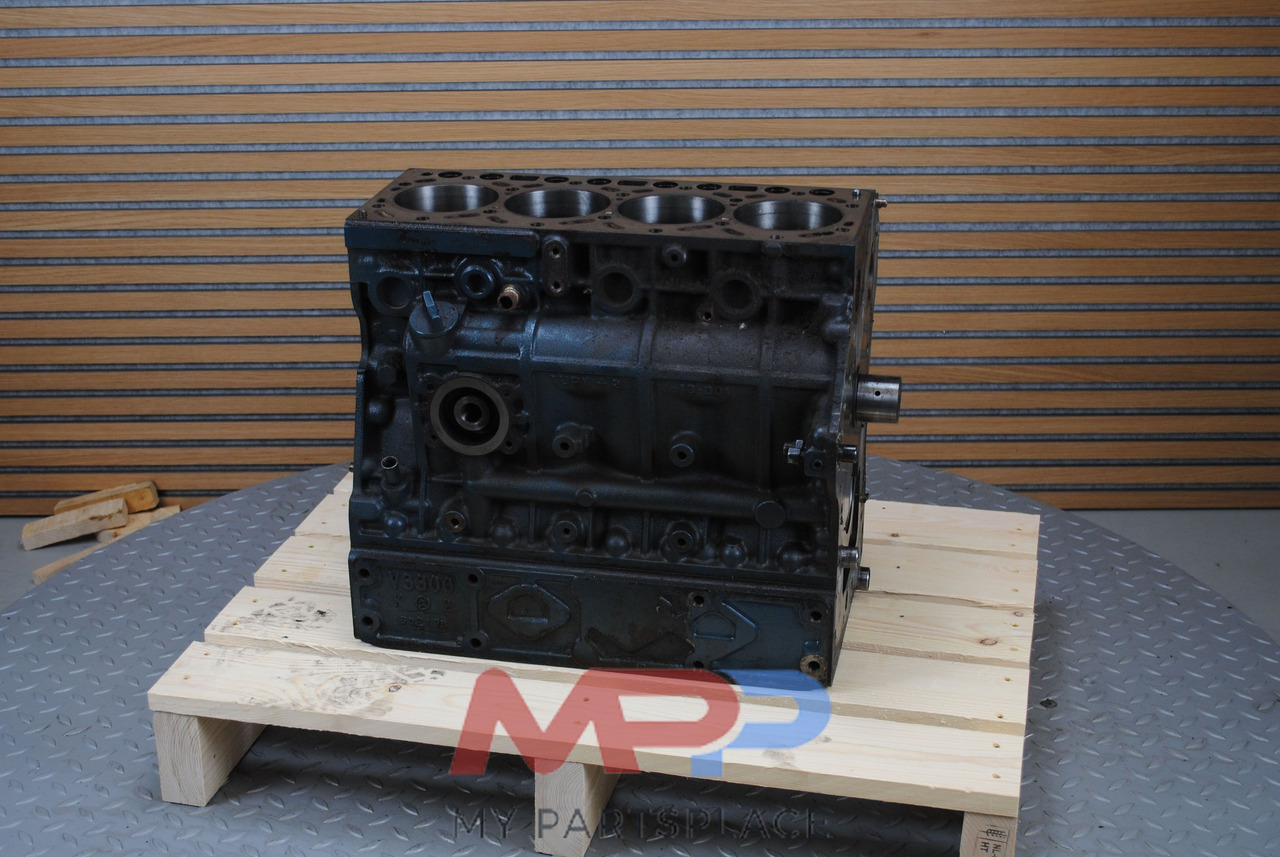 Kubota Blok Kubota V3300 - Bloco do motor de Máquina de construção: foto 2 Kubota Blok Kubota V3300 - Bloco do motor de Máquina de construção: foto 2