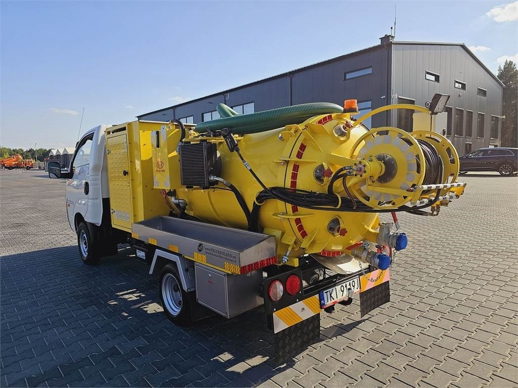 Isuzu Kia on categories B COMBI WUKO FOR DUCT CLEANING 2 - Caminhão limpa fossa: foto 5 Isuzu Kia on categories B COMBI WUKO FOR DUCT CLEANING 2 - Caminhão limpa fossa: foto 5
