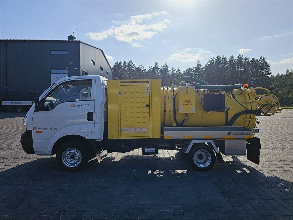 Isuzu Kia on categories B COMBI WUKO FOR DUCT CLEANING 2 - Caminhão limpa fossa: foto 4 Isuzu Kia on categories B COMBI WUKO FOR DUCT CLEANING 2 - Caminhão limpa fossa: foto 4