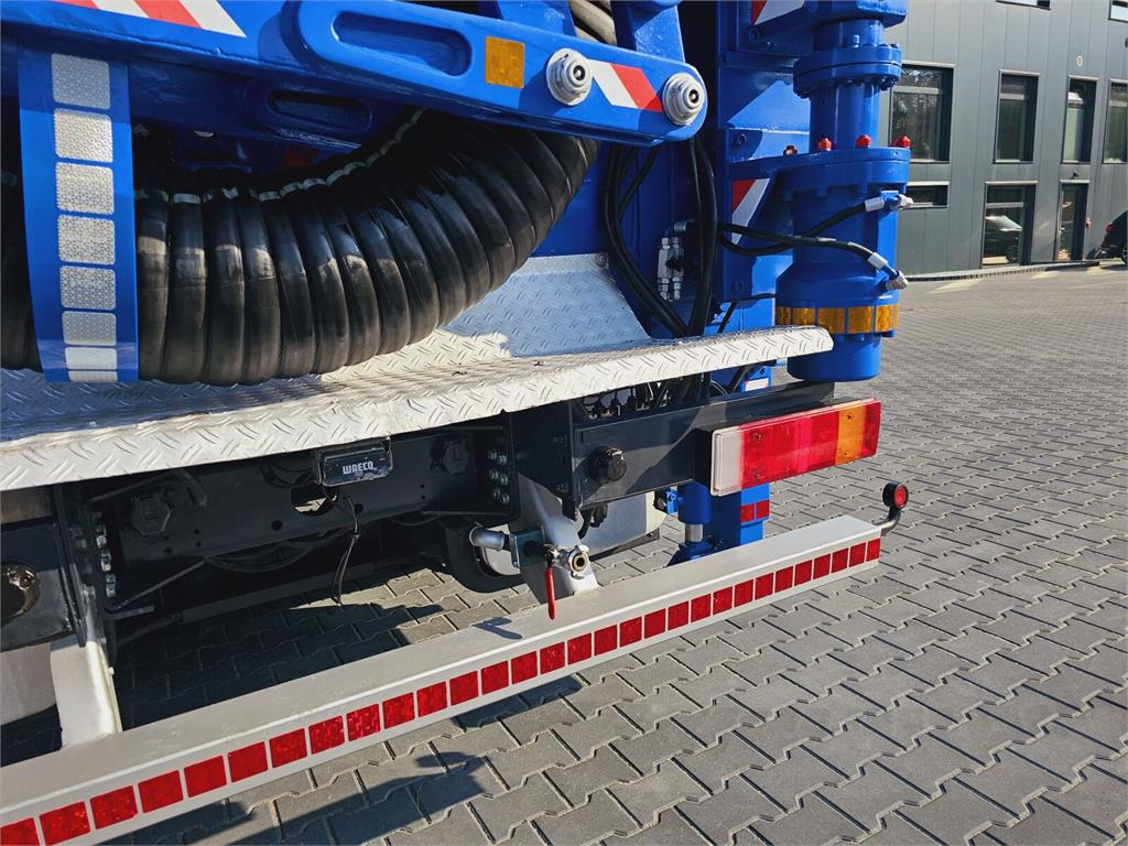 Caminhão limpa fossa Iveco Saugbagger vacuum cleaner excavator sucking loos: foto 16