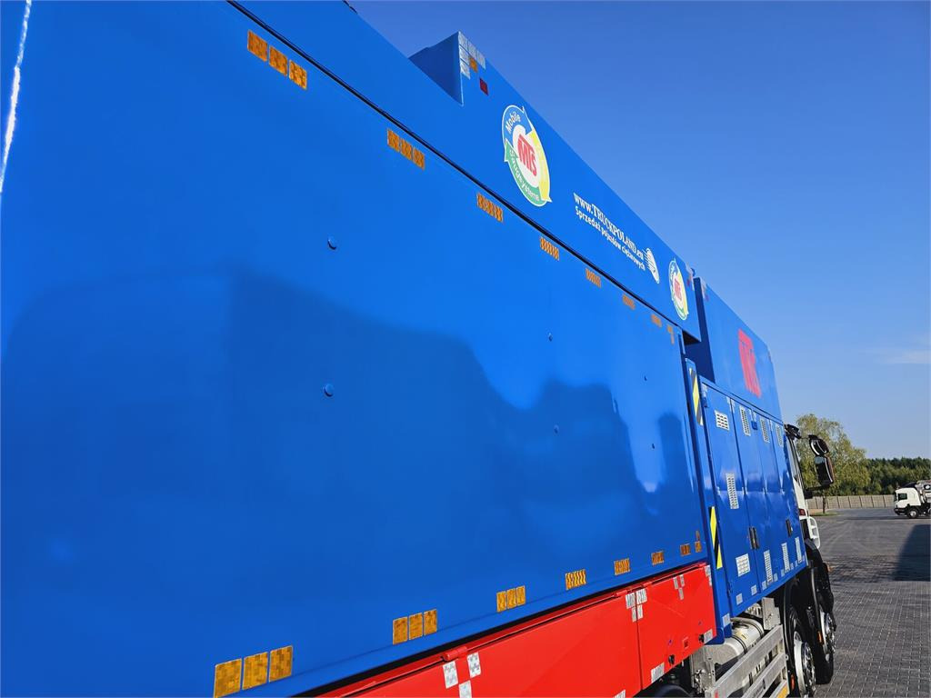 Caminhão limpa fossa Iveco Saugbagger vacuum cleaner excavator sucking loos: foto 20