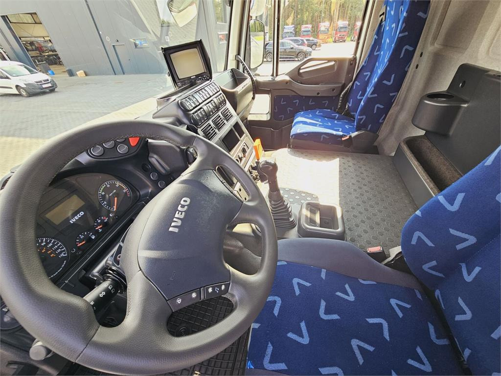 Caminhão limpa fossa Iveco Saugbagger vacuum cleaner excavator sucking loos: foto 32