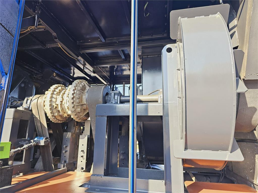 Caminhão limpa fossa Iveco Saugbagger vacuum cleaner excavator sucking loos: foto 23