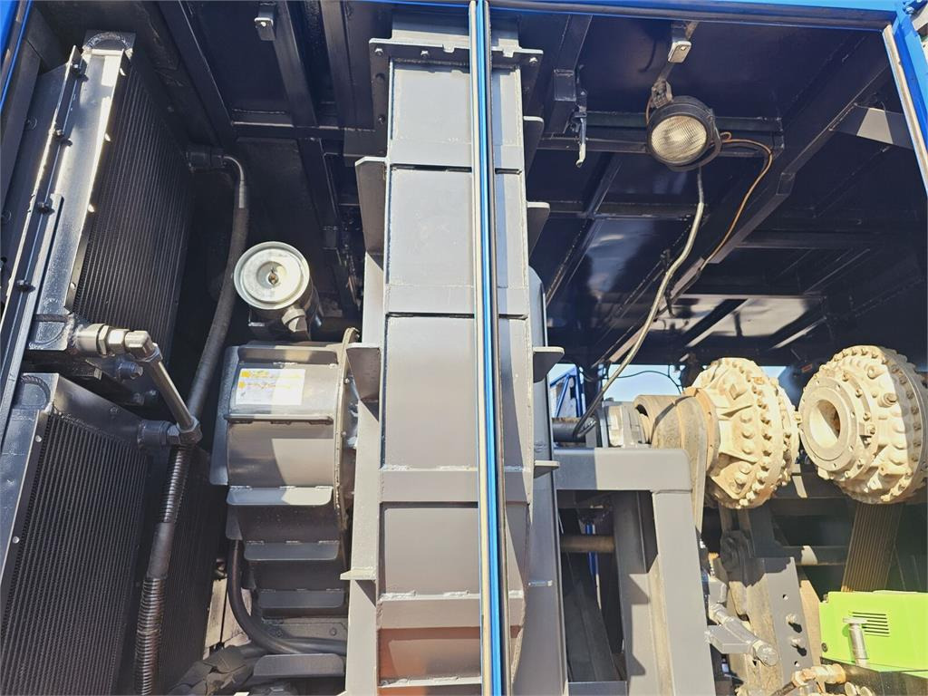 Caminhão limpa fossa Iveco Saugbagger vacuum cleaner excavator sucking loos: foto 22