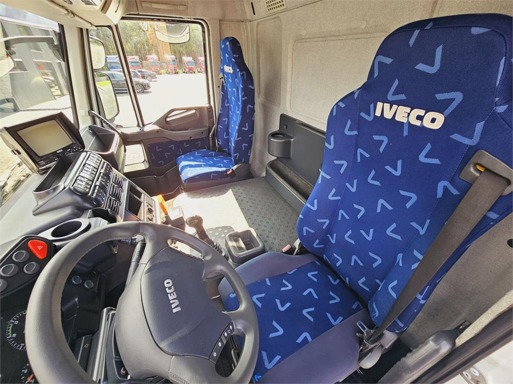 Caminhão limpa fossa Iveco Saugbagger vacuum cleaner excavator sucking loos: foto 33