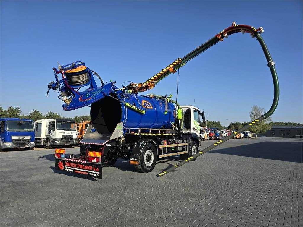 MAN TGM 4x4 GAMON PW8 for collecting liquid waste sepa - Caminhão limpa fossa: foto 1 MAN TGM 4x4 GAMON PW8 for collecting liquid waste sepa - Caminhão limpa fossa: foto 1
