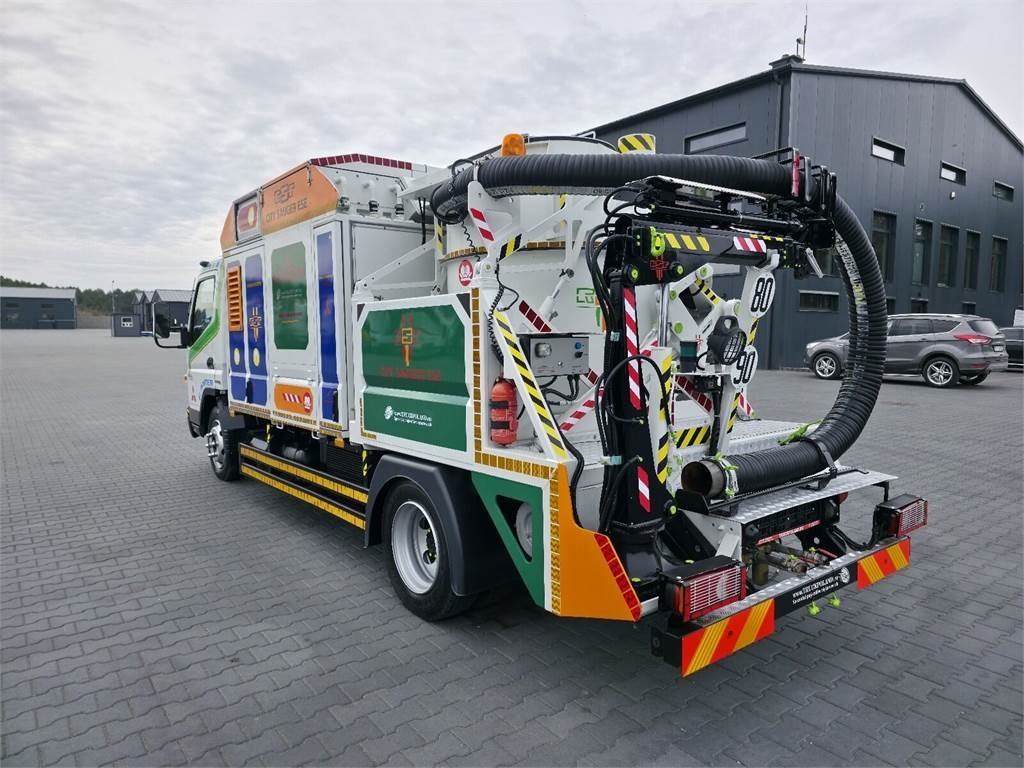 Mitsubishi CANTER odkurzacz koparka ssąca Saugbagger CITY SAU  - Caminhão limpa fossa: foto 5 Mitsubishi CANTER odkurzacz koparka ssąca Saugbagger CITY SAU  - Caminhão limpa fossa: foto 5