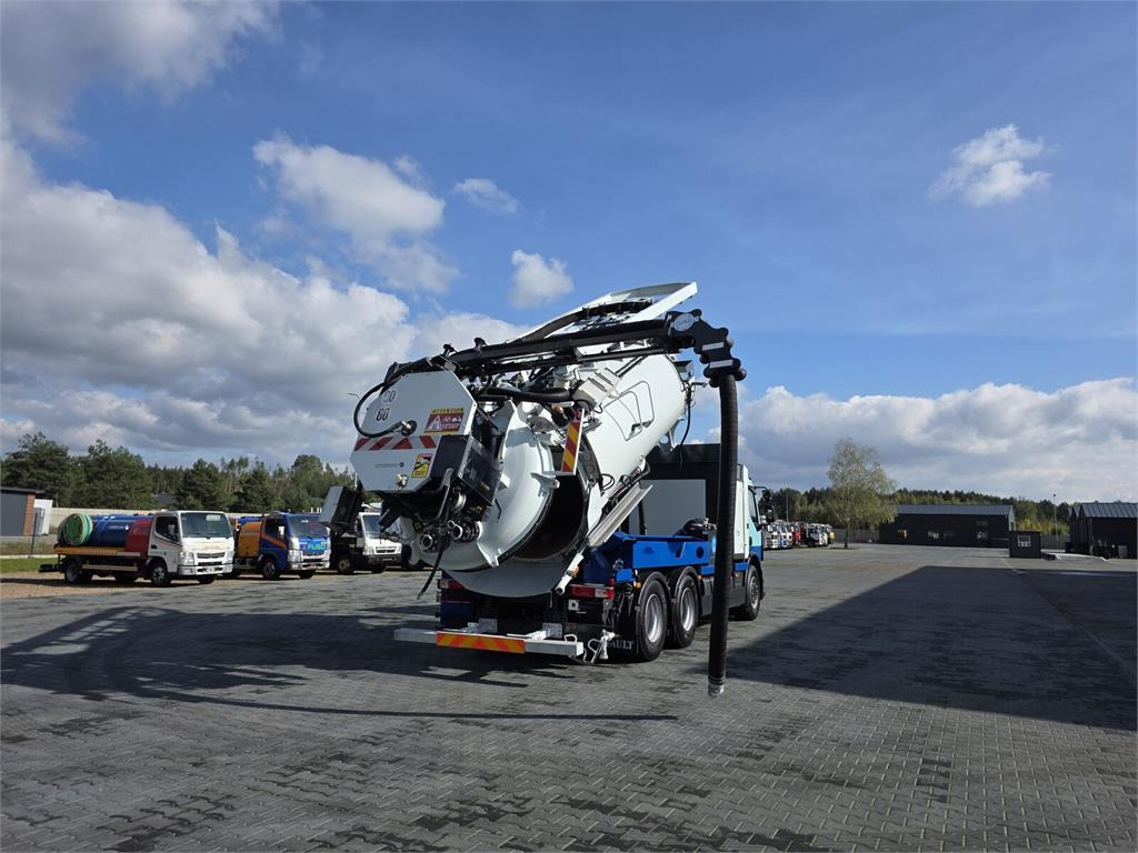 Renault 6x4 WUKO RIVARD RECYTLING for collecting liquid wa - Caminhão limpa fossa: foto 1 Renault 6x4 WUKO RIVARD RECYTLING for collecting liquid wa - Caminhão limpa fossa: foto 1