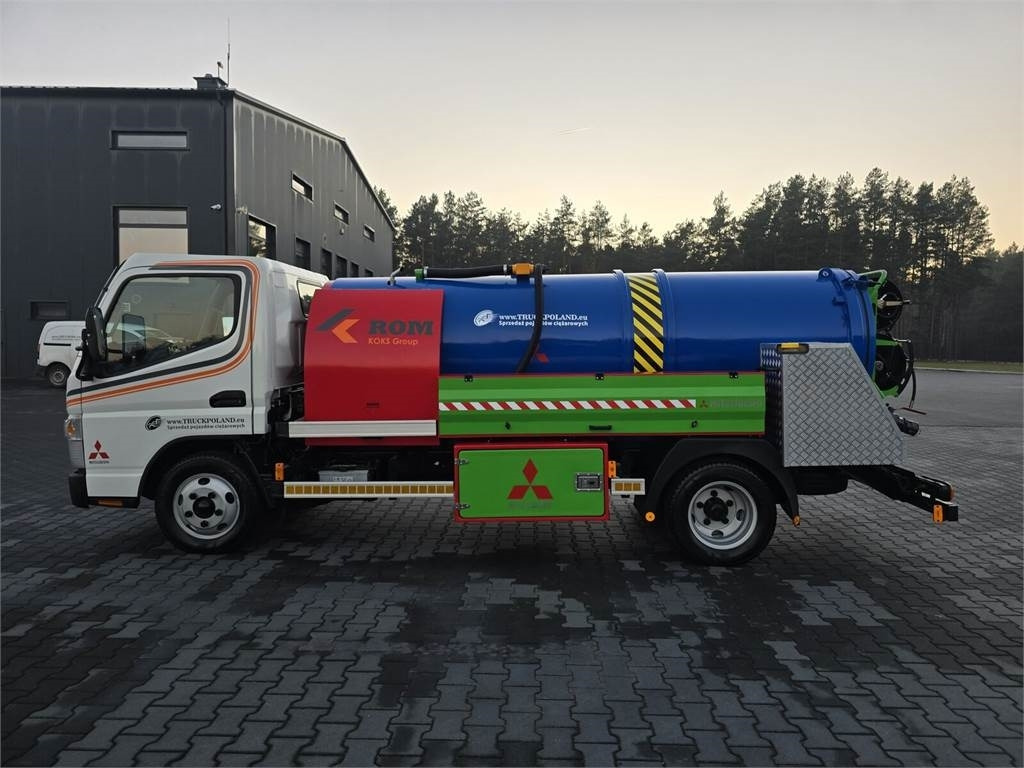 Mitsubishi ROM KOKS SMART COMBI WUKO HOT WATER FOR CLEANING S  - Veículo municipal/ Especial: foto 4 Mitsubishi ROM KOKS SMART COMBI WUKO HOT WATER FOR CLEANING S  - Veículo municipal/ Especial: foto 4