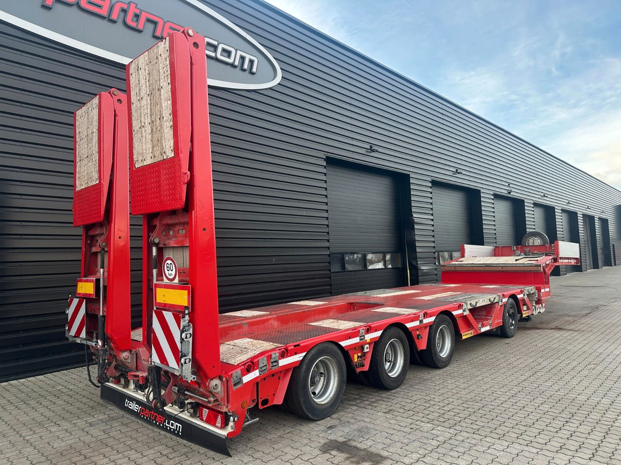 Faymonville 4 achs tieflader / ausziehbar / Radmulden - Semireboque baixa: foto 2 Faymonville 4 achs tieflader / ausziehbar / Radmulden - Semireboque baixa: foto 2