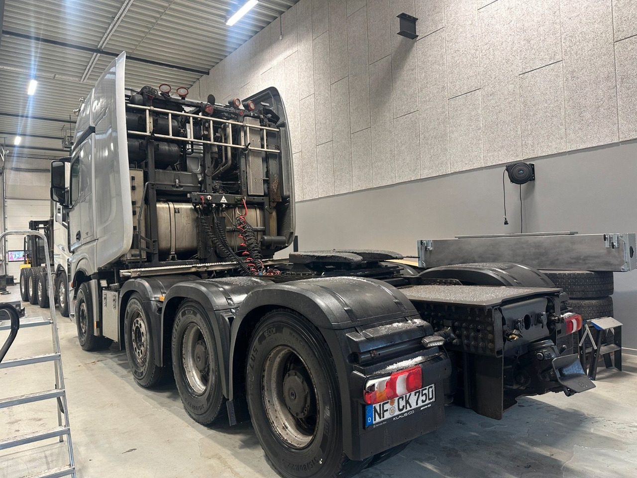 Mercedes-Benz Actros 4163 WSK 8x4 250 to. Push/Pull Schwerlast - Tractor: foto 2 Mercedes-Benz Actros 4163 WSK 8x4 250 to. Push/Pull Schwerlast - Tractor: foto 2