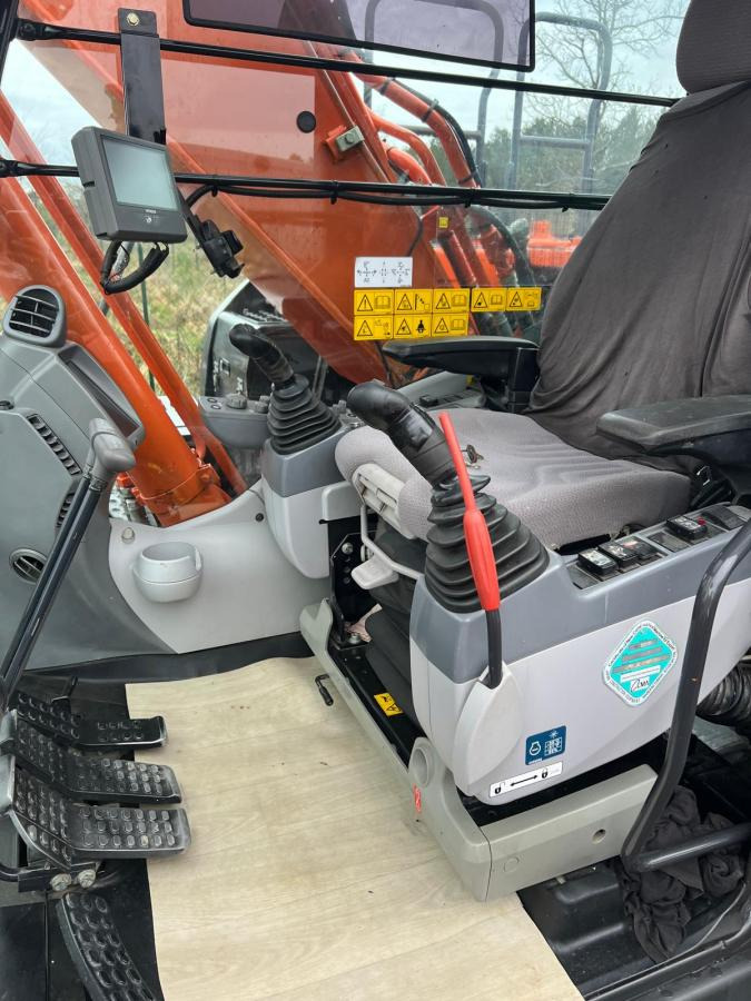 Hitachi ZX210LC 6 - Escavadora de rastos: foto 5 Hitachi ZX210LC 6 - Escavadora de rastos: foto 5