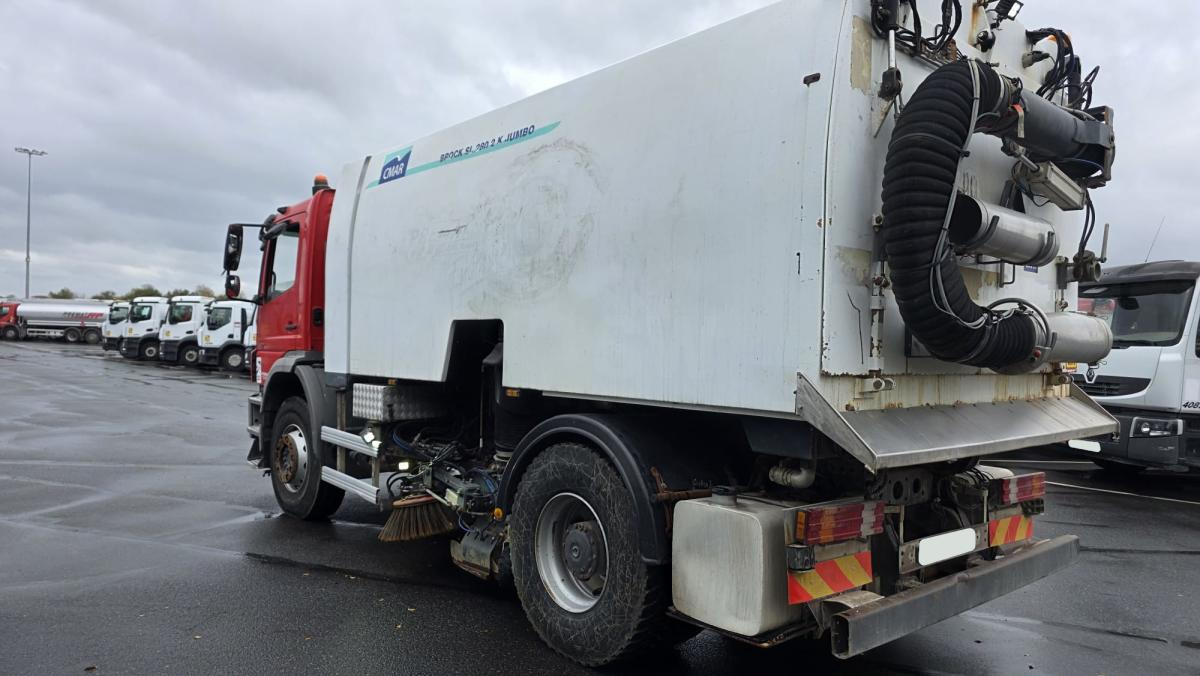 Mercedes Axor 1829 KO - Varredora urbana: foto 5 Mercedes Axor 1829 KO - Varredora urbana: foto 5