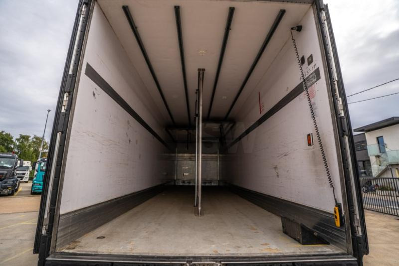 Caminhão frigorífico Renault D WIDE 380 DXI D WIDE 380 DXI: foto 8 Caminhão frigorífico Renault D WIDE 380 DXI D WIDE 380 DXI: foto 8