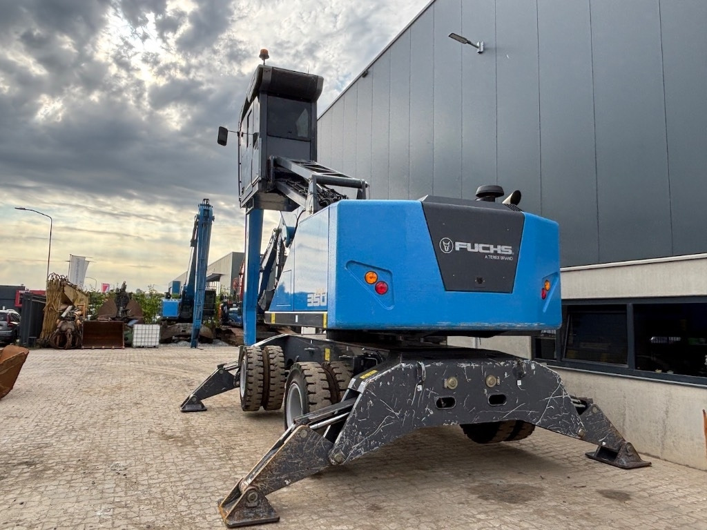 Fuchs MHL 350 F - MHL350F - MHL350 - Manipulador de material: foto 4 Fuchs MHL 350 F - MHL350F - MHL350 - Manipulador de material: foto 4