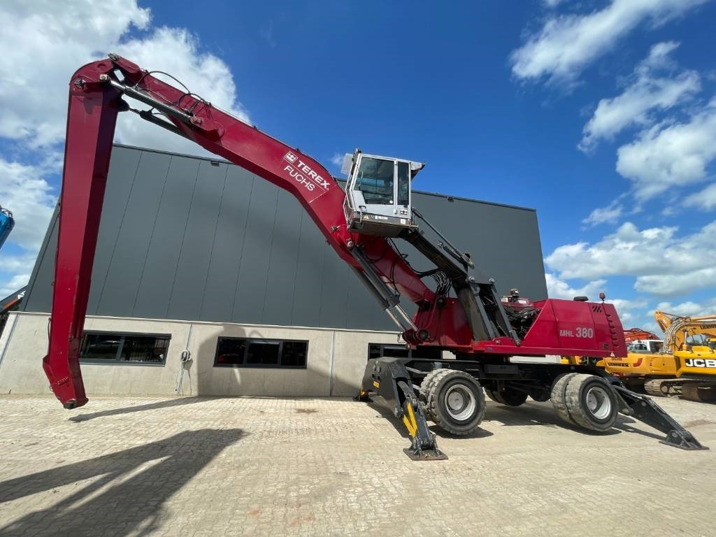 Fuchs MHL380 -- MHL 380 -- 21 mtr reach - Manipulador de material: foto 1 Fuchs MHL380 -- MHL 380 -- 21 mtr reach - Manipulador de material: foto 1
