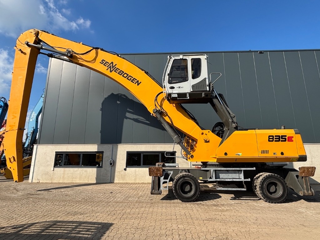 Sennebogen 835 - 835M - 835E - 835 E - Manipulador de material: foto 1 Sennebogen 835 - 835M - 835E - 835 E - Manipulador de material: foto 1