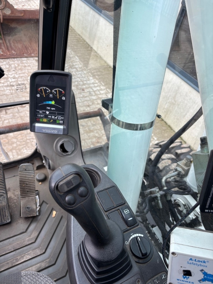 Escavadeira de rodas Volvo EW 210 D - EW210 - EW210D - EW 180 - EW 240: foto 30