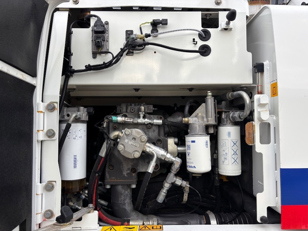 Escavadeira de rodas Volvo EW 210 D - EW210 - EW210D - EW 180 - EW 240: foto 36