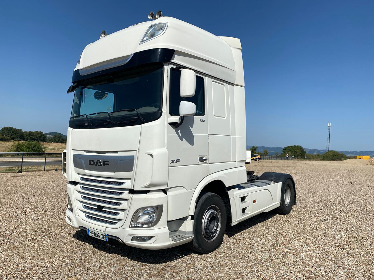 DAF XF530 Super Space Cab - Tractor: foto 1 DAF XF530 Super Space Cab - Tractor: foto 1