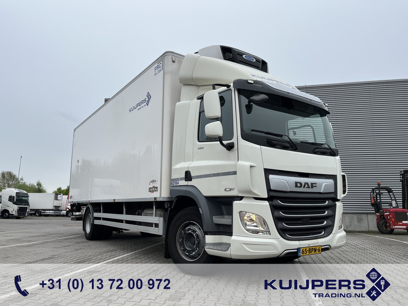 DAF CF 260 FA / Carrier Koeler - 30 gr / Chereau Frigobox / Laadklep 2000 kg - Caminhão frigorífico: foto 1 DAF CF 260 FA / Carrier Koeler - 30 gr / Chereau Frigobox / Laadklep 2000 kg - Caminhão frigorífico: foto 1