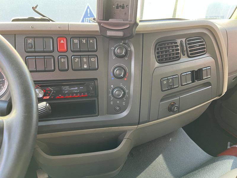 DAF LF 210 FA / 12 Ton / 396 dkm / Box / Loadlift / NL Truck - Caminhão furgão: foto 5 DAF LF 210 FA / 12 Ton / 396 dkm / Box / Loadlift / NL Truck - Caminhão furgão: foto 5