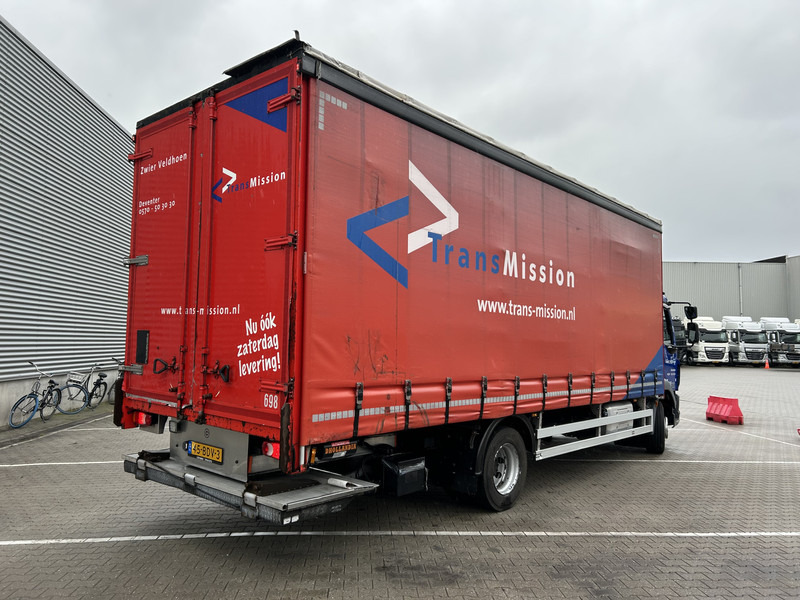 DAF LF 210 FA / 12 Ton / 471 dkm / Curtainside / Loadlift / APK TUV 06-26 - Caminhão com lona: foto 2 DAF LF 210 FA / 12 Ton / 471 dkm / Curtainside / Loadlift / APK TUV 06-26 - Caminhão com lona: foto 2