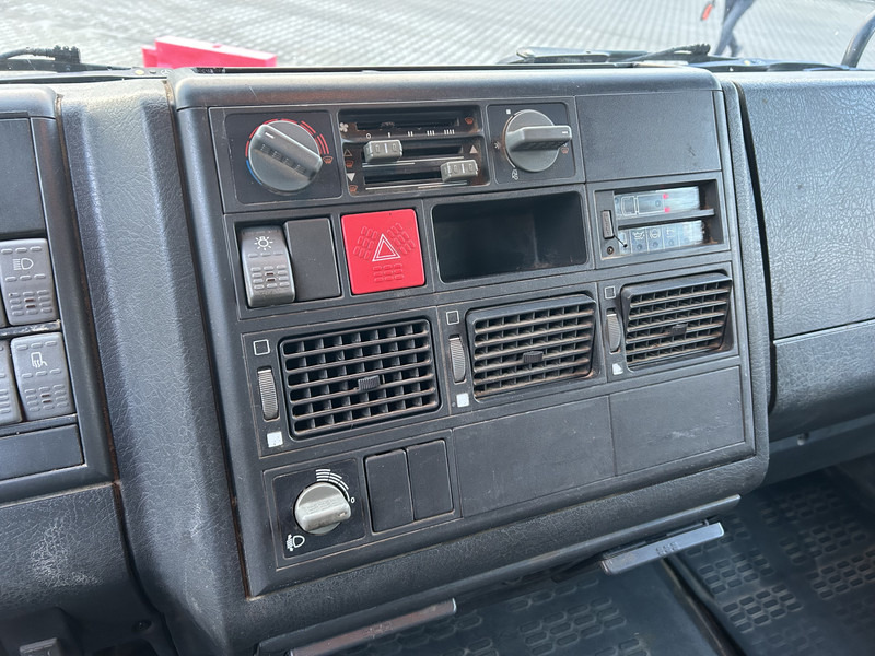 Iveco EuroCargo 80E15 / Double Cab / Manual / 427 dkm / Blad - Blad / Box Truck - Caminhão furgão: foto 5 Iveco EuroCargo 80E15 / Double Cab / Manual / 427 dkm / Blad - Blad / Box Truck - Caminhão furgão: foto 5