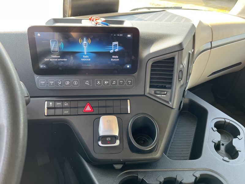 Mercedes-Benz Actros 2124 / 2023 / 18 Ton / 76 dkm / Box / Laadklep - Caminhão furgão: foto 5 Mercedes-Benz Actros 2124 / 2023 / 18 Ton / 76 dkm / Box / Laadklep - Caminhão furgão: foto 5
