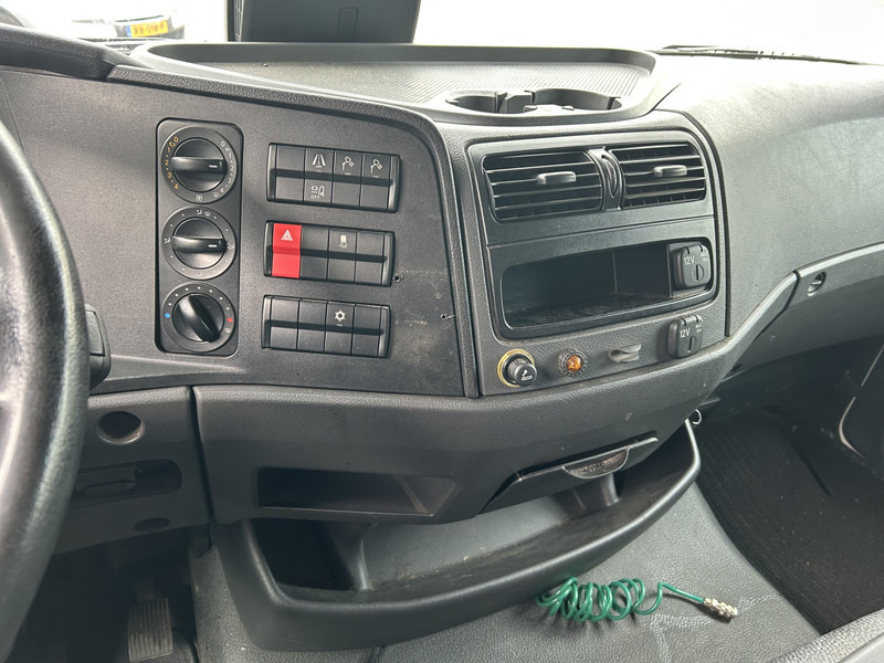 Mercedes-Benz Atego 1018 / 594 dkm / Box 6.3 mtr / Loadlift / APK TUV 04-26 - Caminhão furgão: foto 5 Mercedes-Benz Atego 1018 / 594 dkm / Box 6.3 mtr / Loadlift / APK TUV 04-26 - Caminhão furgão: foto 5