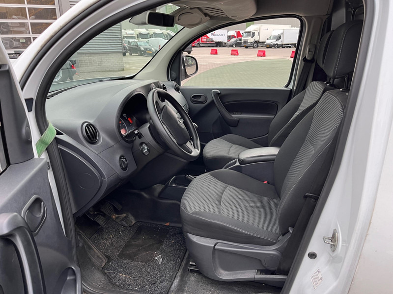Mercedes-Benz Citan 109 CDI / Extra Lang / UNFALL / DAMAGE - Furgão compacto: foto 5 Mercedes-Benz Citan 109 CDI / Extra Lang / UNFALL / DAMAGE - Furgão compacto: foto 5