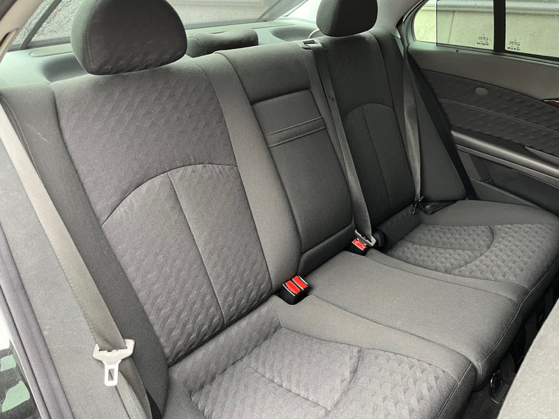 Mercedes-Benz E-Klasse / Limousine / 240 Avantgarde / 4-Matic / 8-pers / APK/TUV 09-2026 / - Sedã: foto 4 Mercedes-Benz E-Klasse / Limousine / 240 Avantgarde / 4-Matic / 8-pers / APK/TUV 09-2026 / - Sedã: foto 4