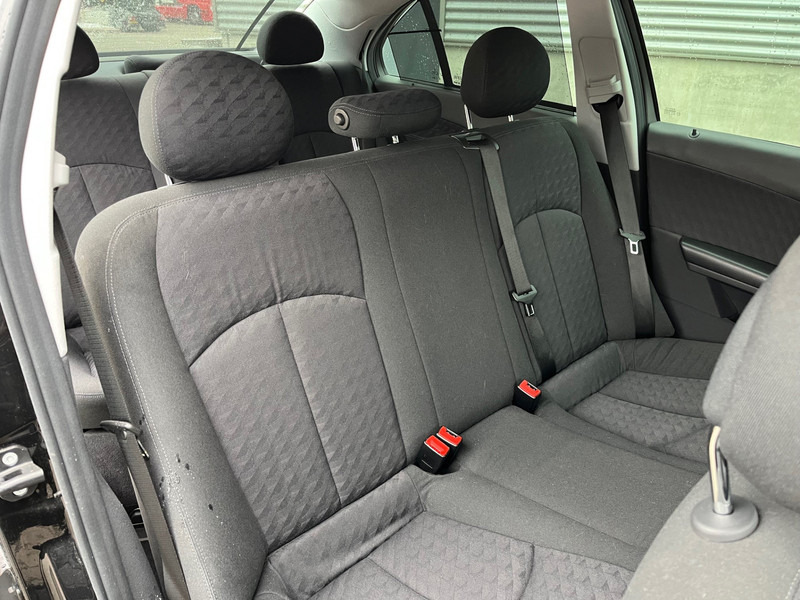 Mercedes-Benz E-Klasse / Limousine / 240 Avantgarde / 4-Matic / 8-pers / APK/TUV 09-2026 / - Sedã: foto 5 Mercedes-Benz E-Klasse / Limousine / 240 Avantgarde / 4-Matic / 8-pers / APK/TUV 09-2026 / - Sedã: foto 5